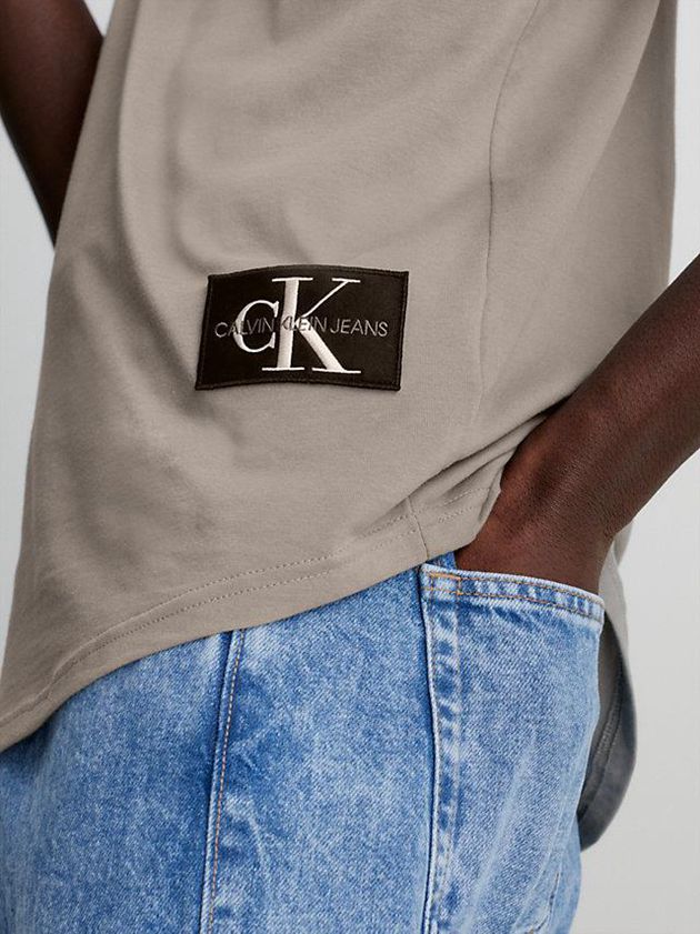 Beige Calvin Klein Organic Cotton Badge Men T-Shirt | RFIE-83095