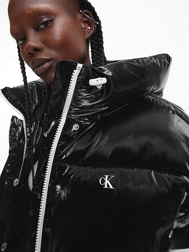 Black Calvin Klein Cropped Glossy Logo Puffer Women Jacket | VWNX-08396